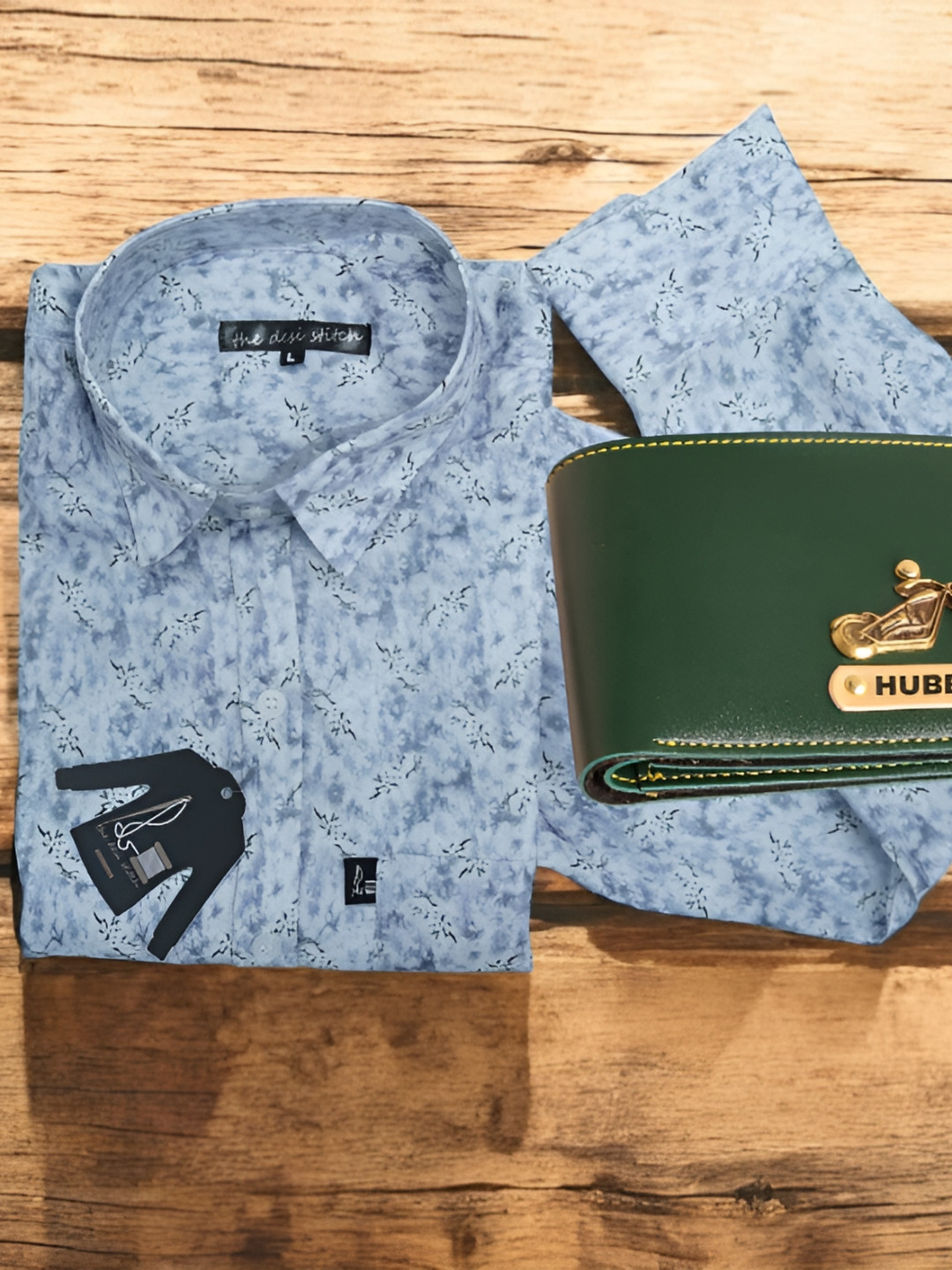 

Anikmart Floral Printed Spread Collar Cotton Shirt And Leather Wallet, Blue