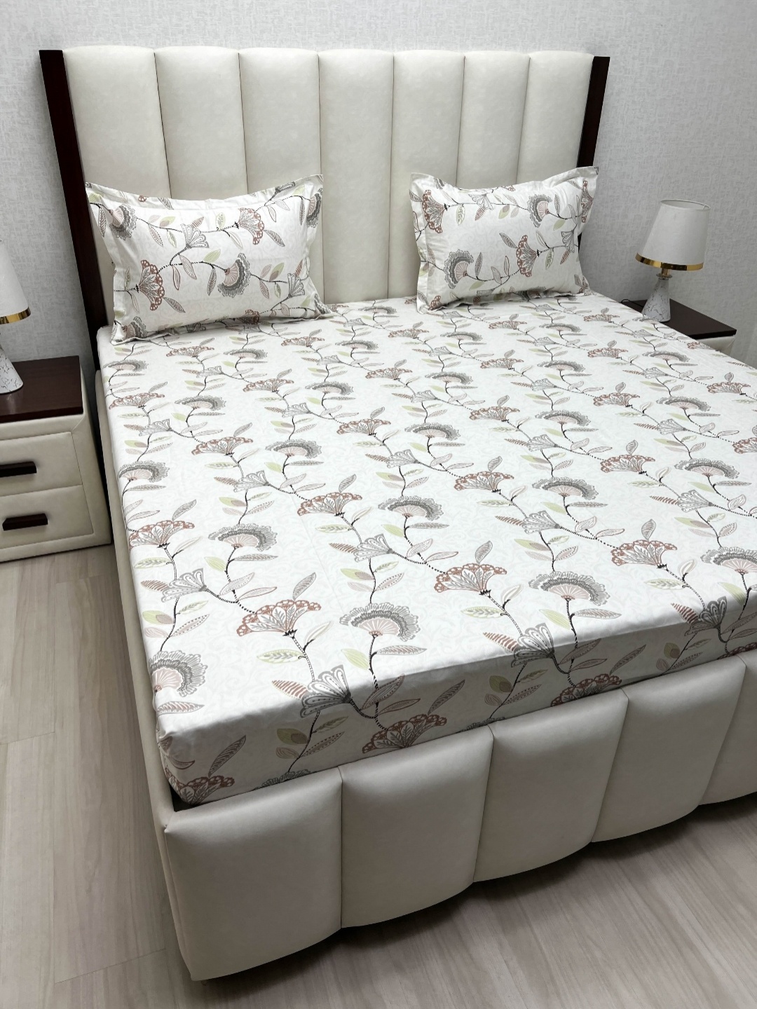 

Pure Decor White And Grey Floral Printed 400 TC Queen Bedsheet Set 2.28 m x 2.54 m