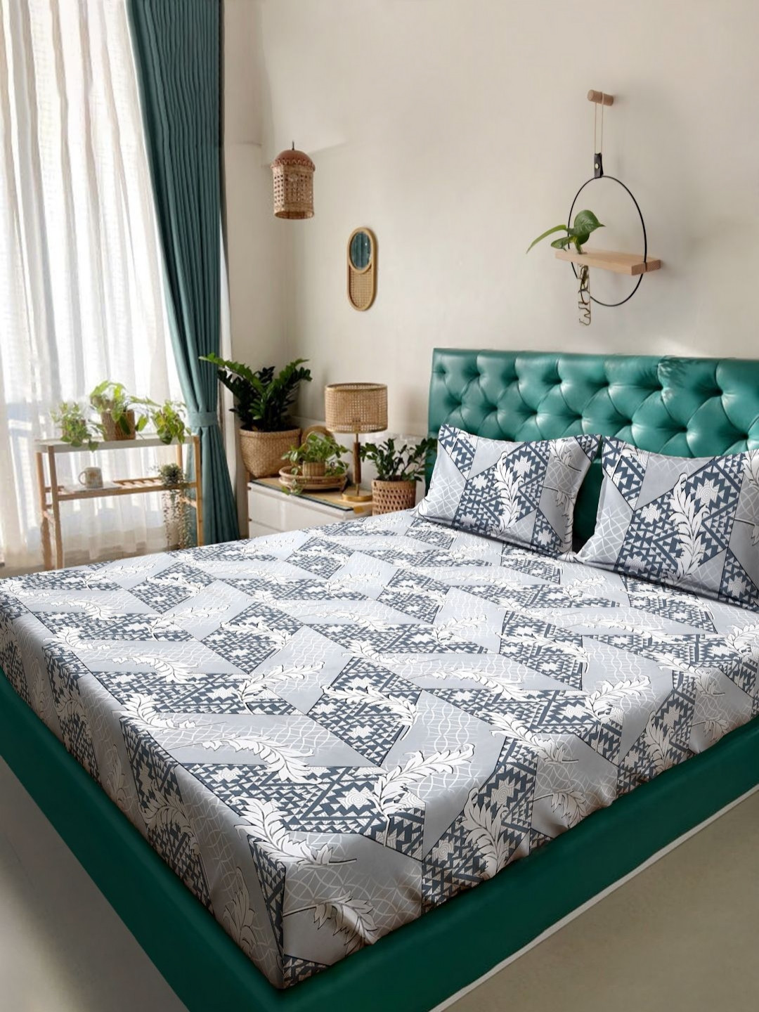 

HOSTA HOMES Grey & White Geometric Printed 280 TC King Bedsheet Set 1.10 m X 1.10 m