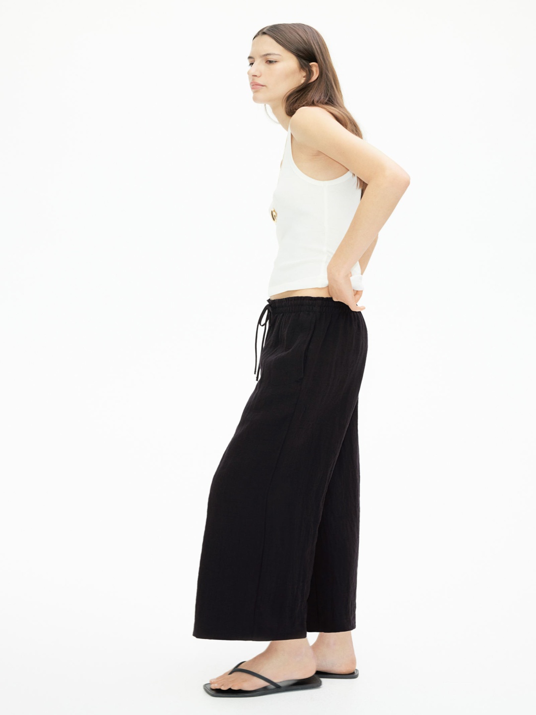 

H&M Women Ankle-Length Trousers, Black