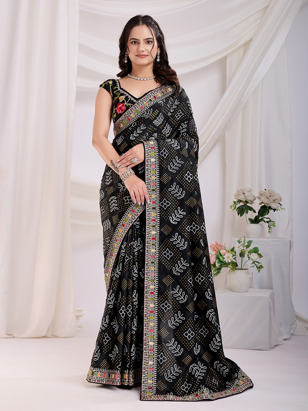 

HERE&NOW Printed Embroidered Bandhani Saree, Black