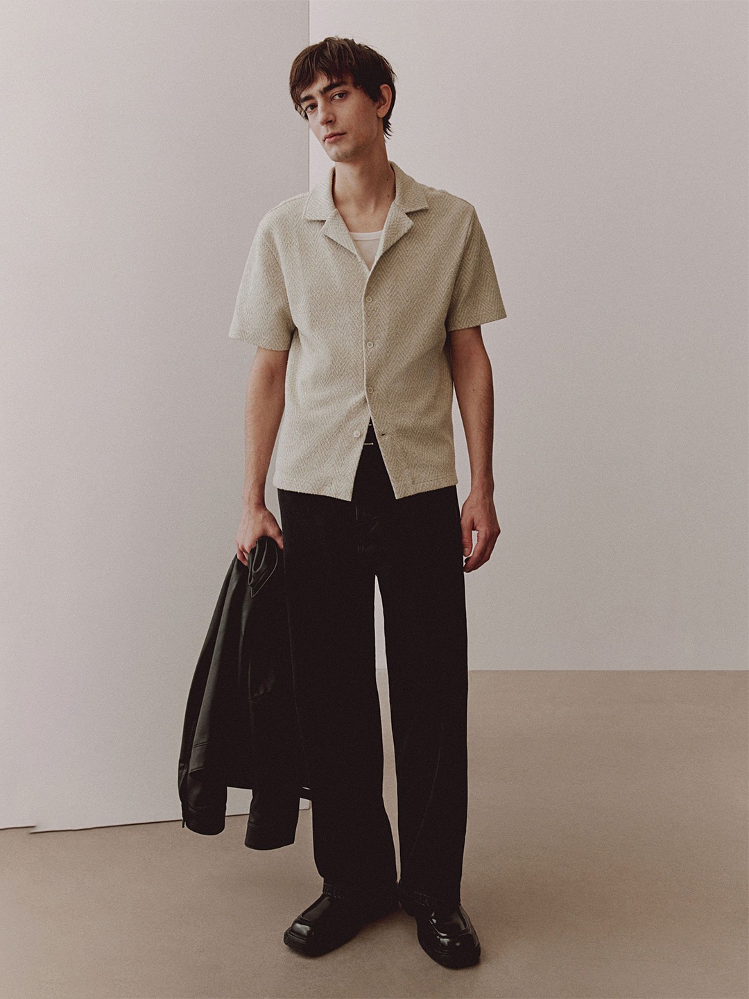 

H&M Regular Fit Herringbone-Weave Resort Shirt, Beige