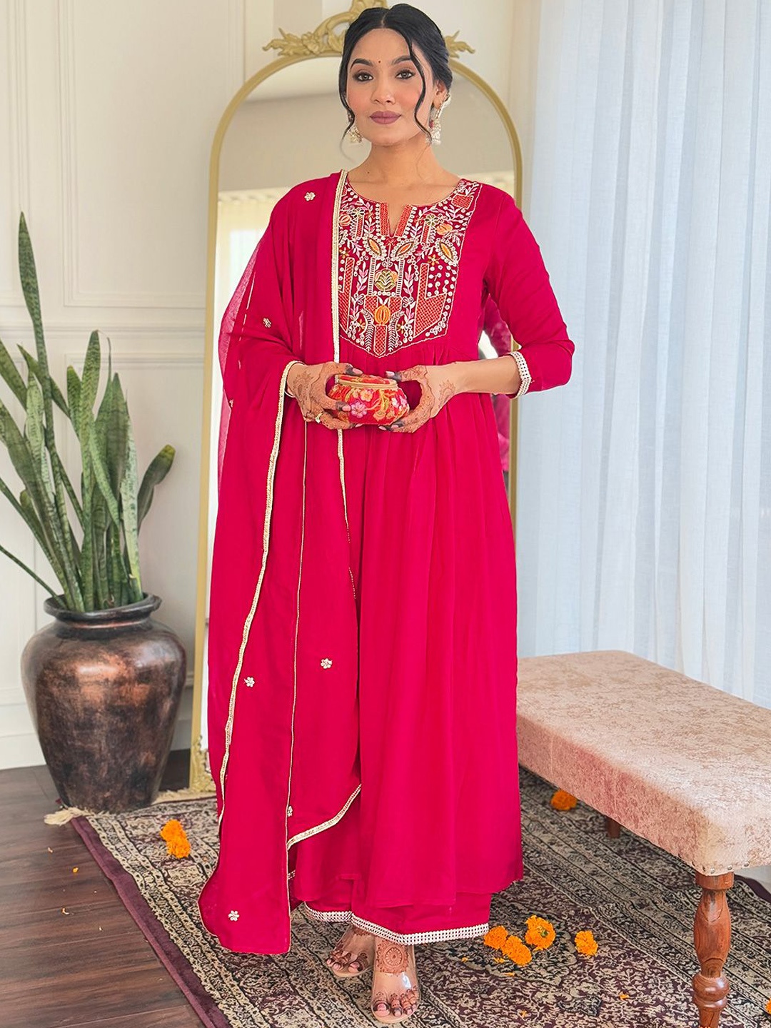 

Navlik Floral Embroidered Notch Neck Anarkali Kurta With Trousers And Dupatta, Red