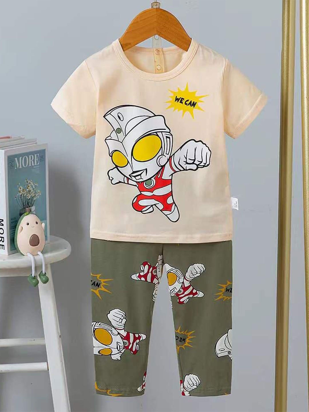 

Bold N Elegant Kids Printed Round Neck T-Shirt With Trouser, Peach