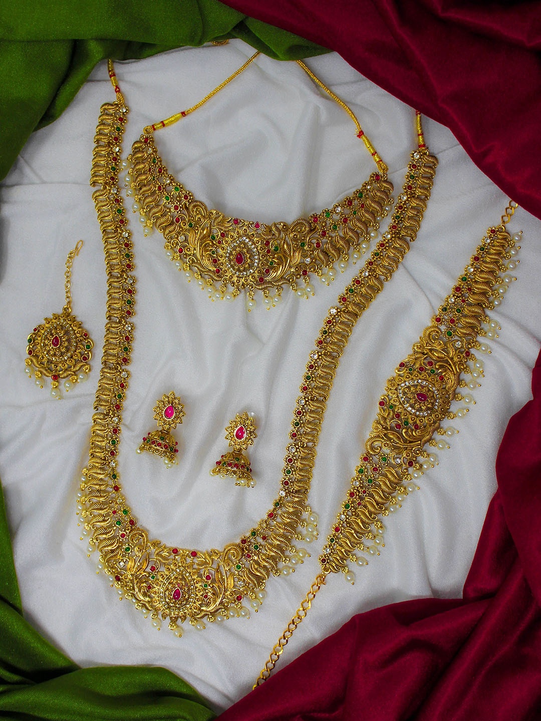

NAGNESHI ART Gold-Plated Stone Studded & Beaded Jewellery Set