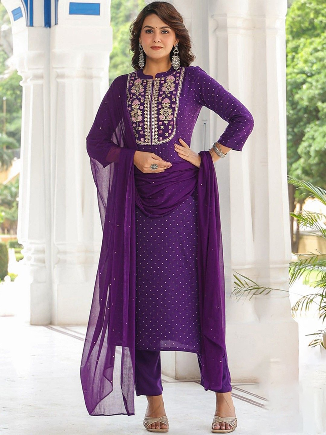 

DIVASTRI Floral Yoke Design Mandarin Collar Straight Kurta With Trousers & Dupatta, Purple