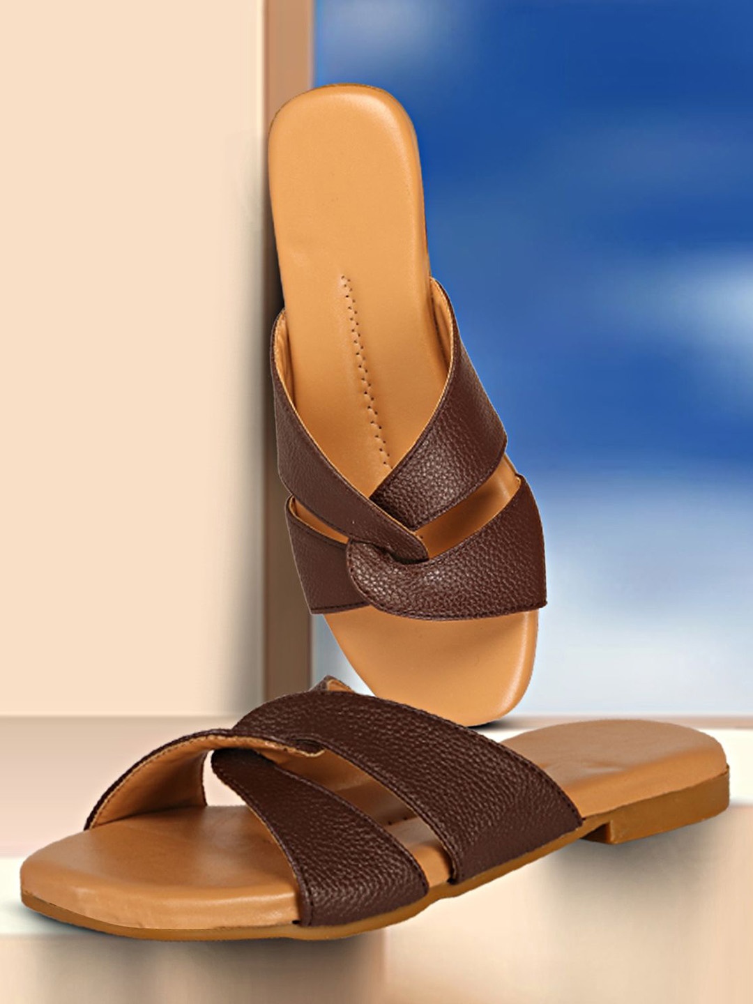 

Commander Shoes Women Open Toe Flats, Brown