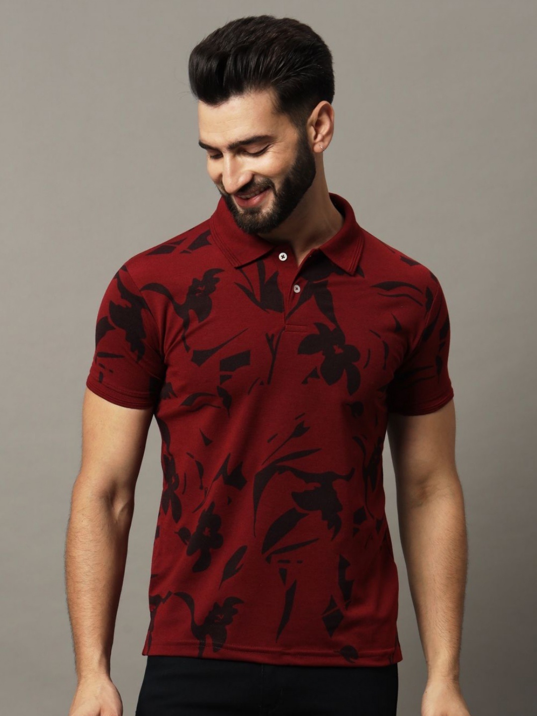 

HUSHBUCKS Men Printed Polo Collar Pockets T-shirt, Maroon