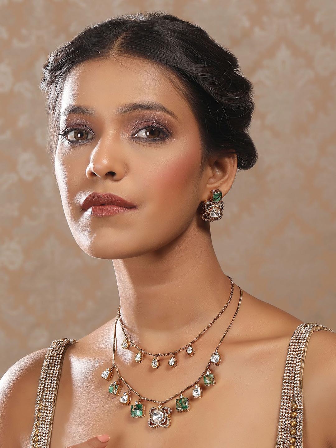 

AURAA TRENDS Gold-Plated Artificial Stones Studded Layered Jewellery Set