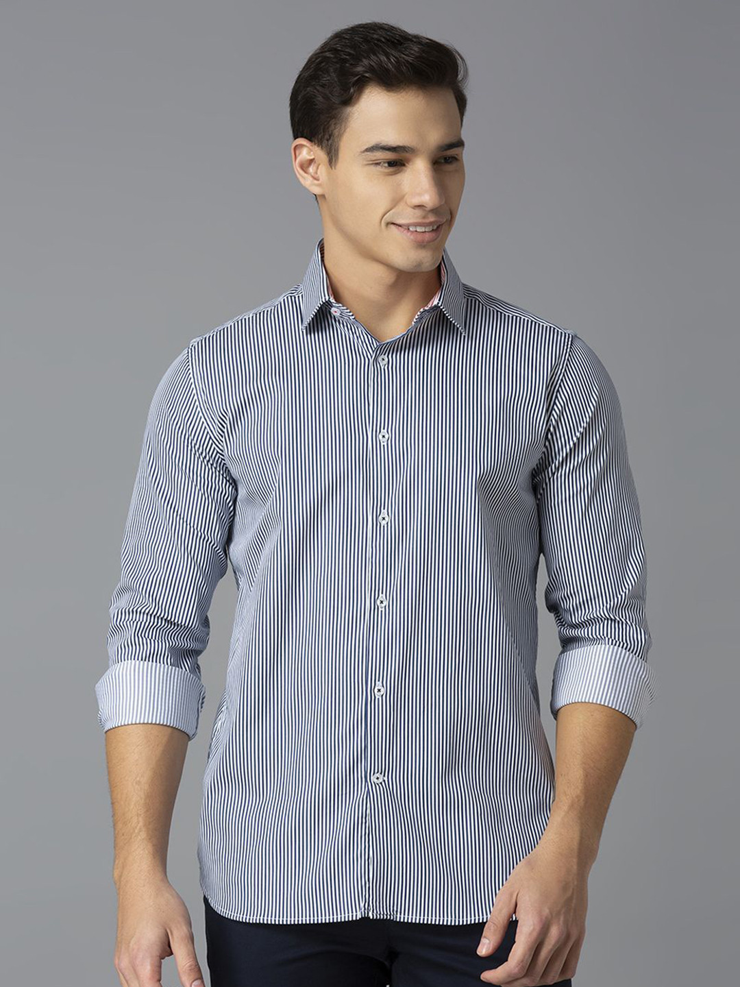 

Reid & Taylor Men Slim Fit Micro Checks Opaque Striped Casual Shirt, Navy blue