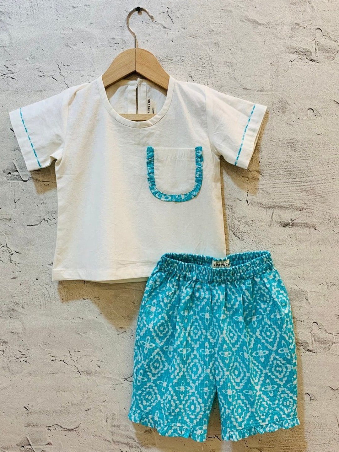 

EARTHY TWEENS Girls Round Neck Pure Cotton Top With Shorts, White