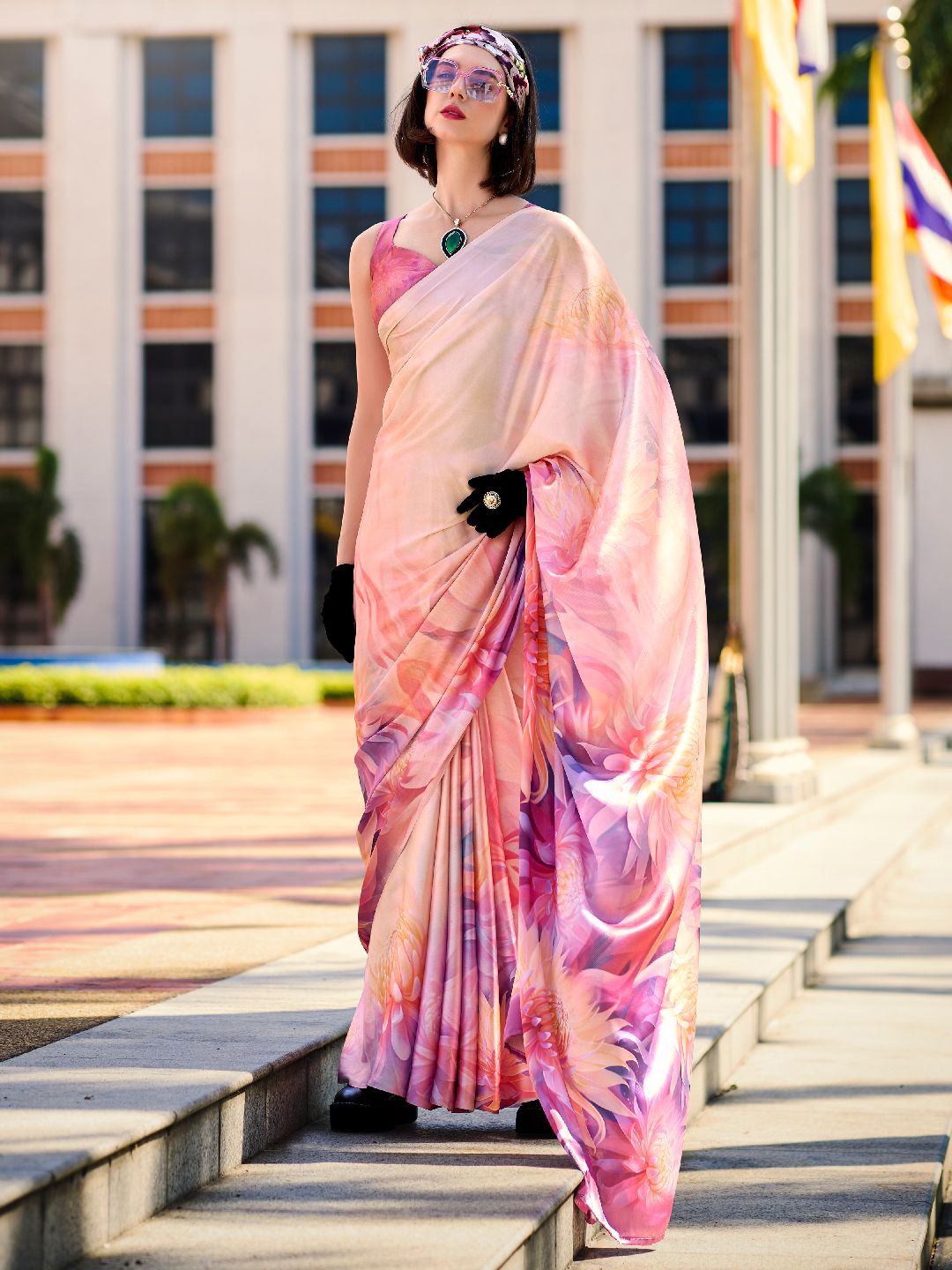 

Mitera Women Floral Printed Satin Saree, Pink
