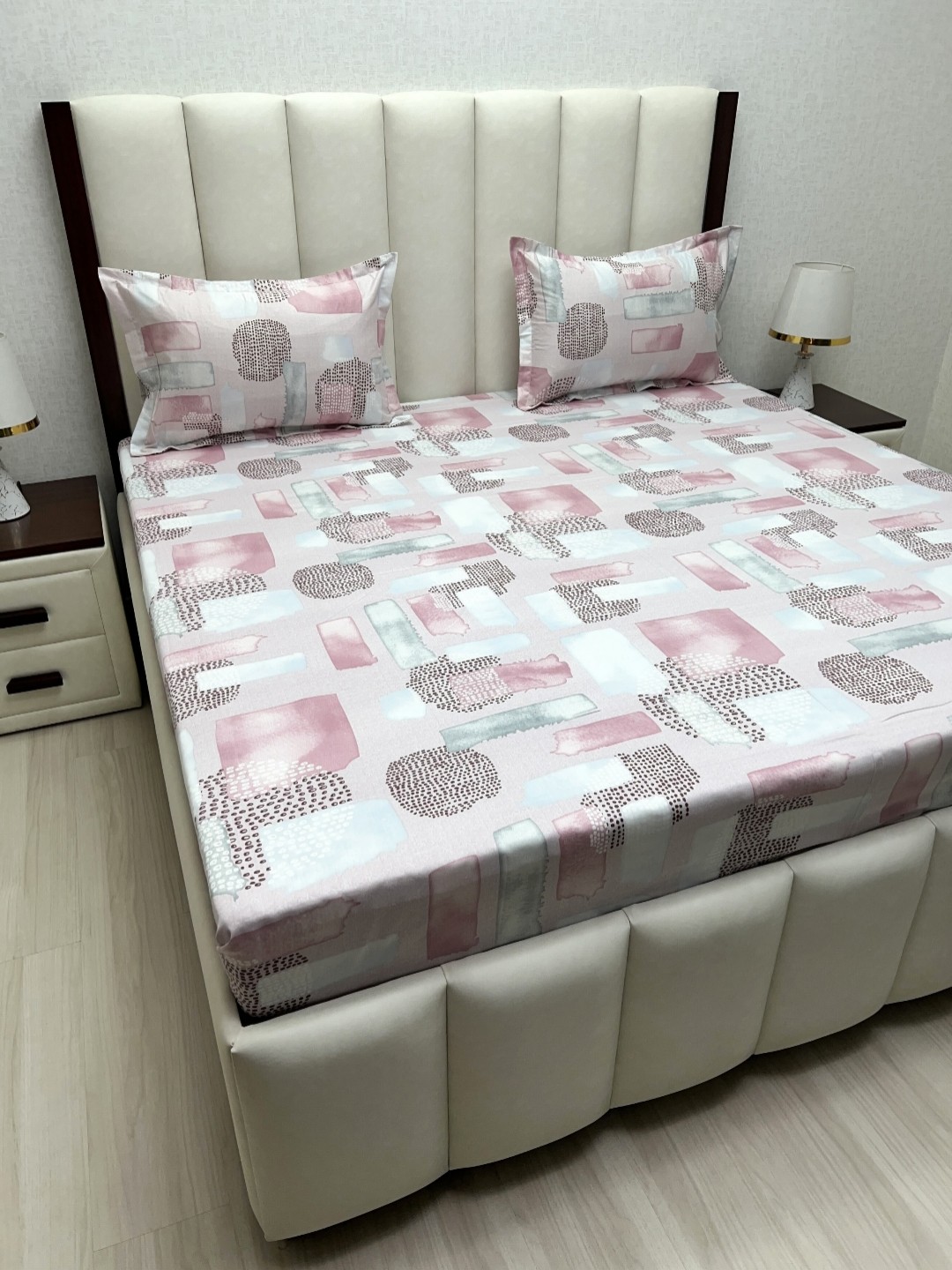 

Pure Decor Royal Passion Pink Printed Pure Cotton 220 TC Queen Bedsheet Set 2.28 x 2.54 m