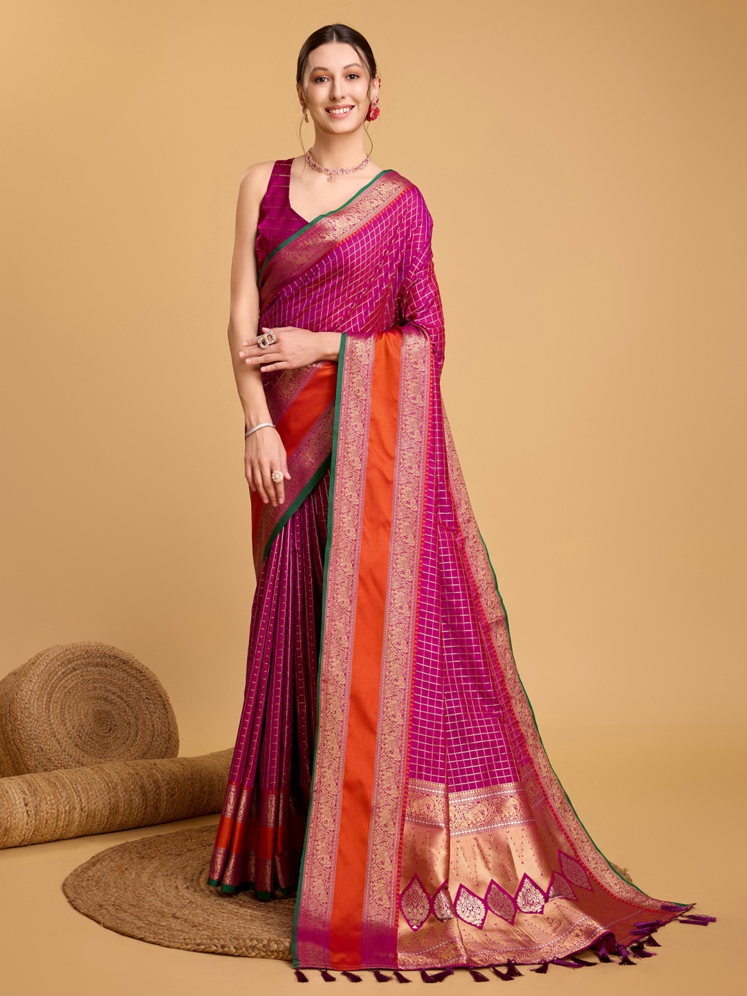 

Munir Woven Design Zari Banarasi Saree, Magenta