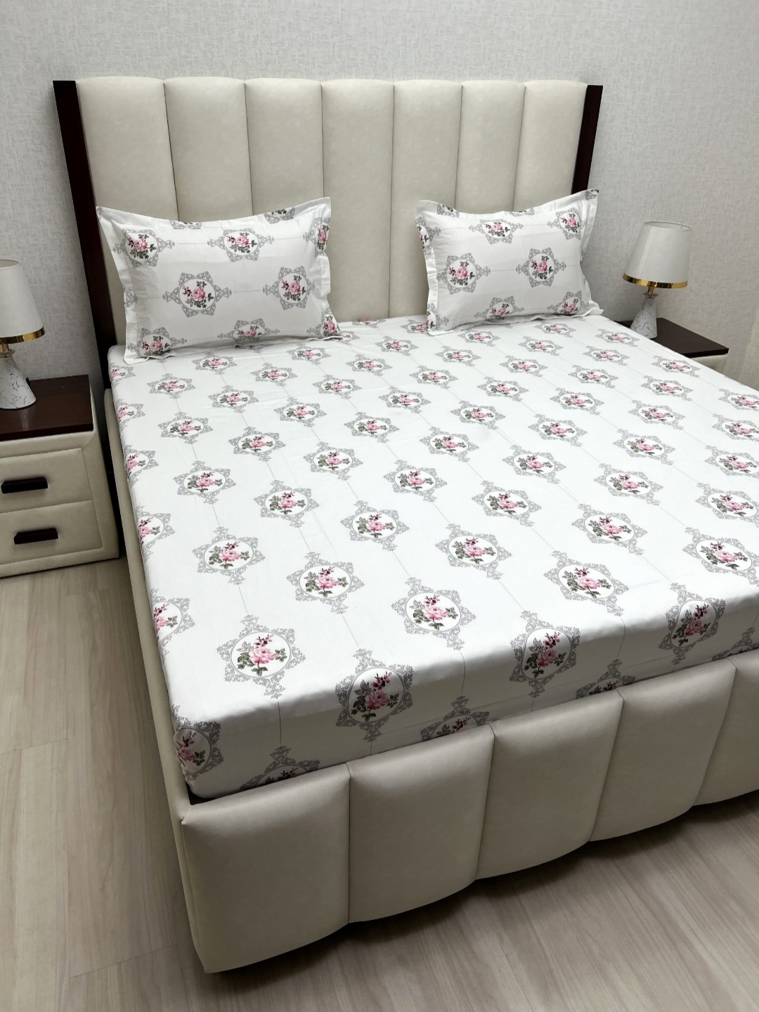 

Pure Decor Royal Passion White Printed Pure Cotton 400 TC Queen Bedsheet Set 2.28m x 2.54m