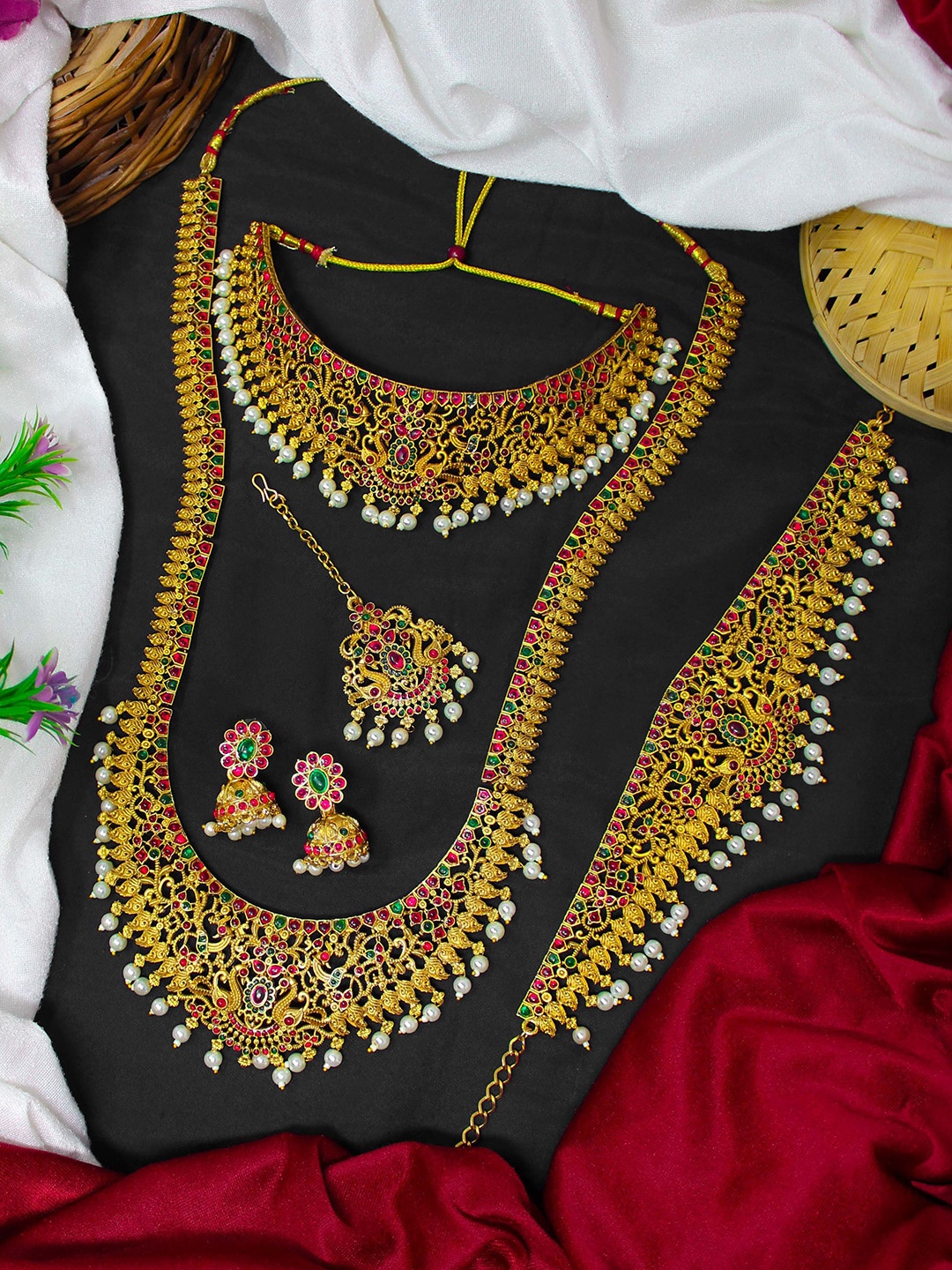 

NAGNESHI ART Gold-Plated Artificial Stone Studded & Beaded Jewellery Set