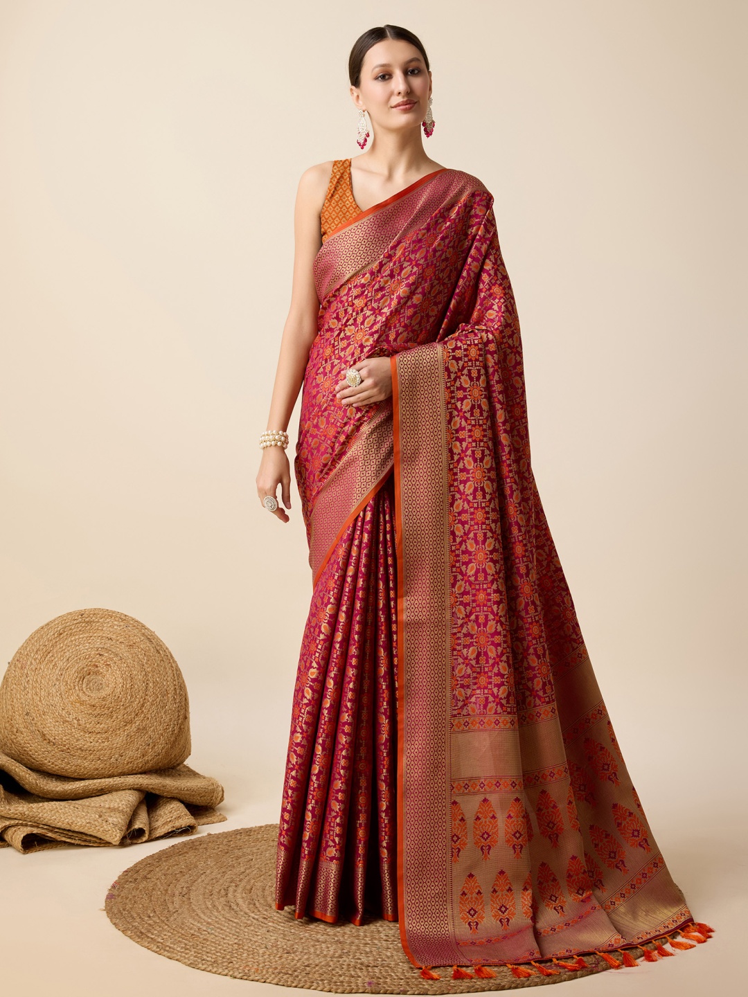 

Munir Woven Design Zari Patola Saree, Maroon