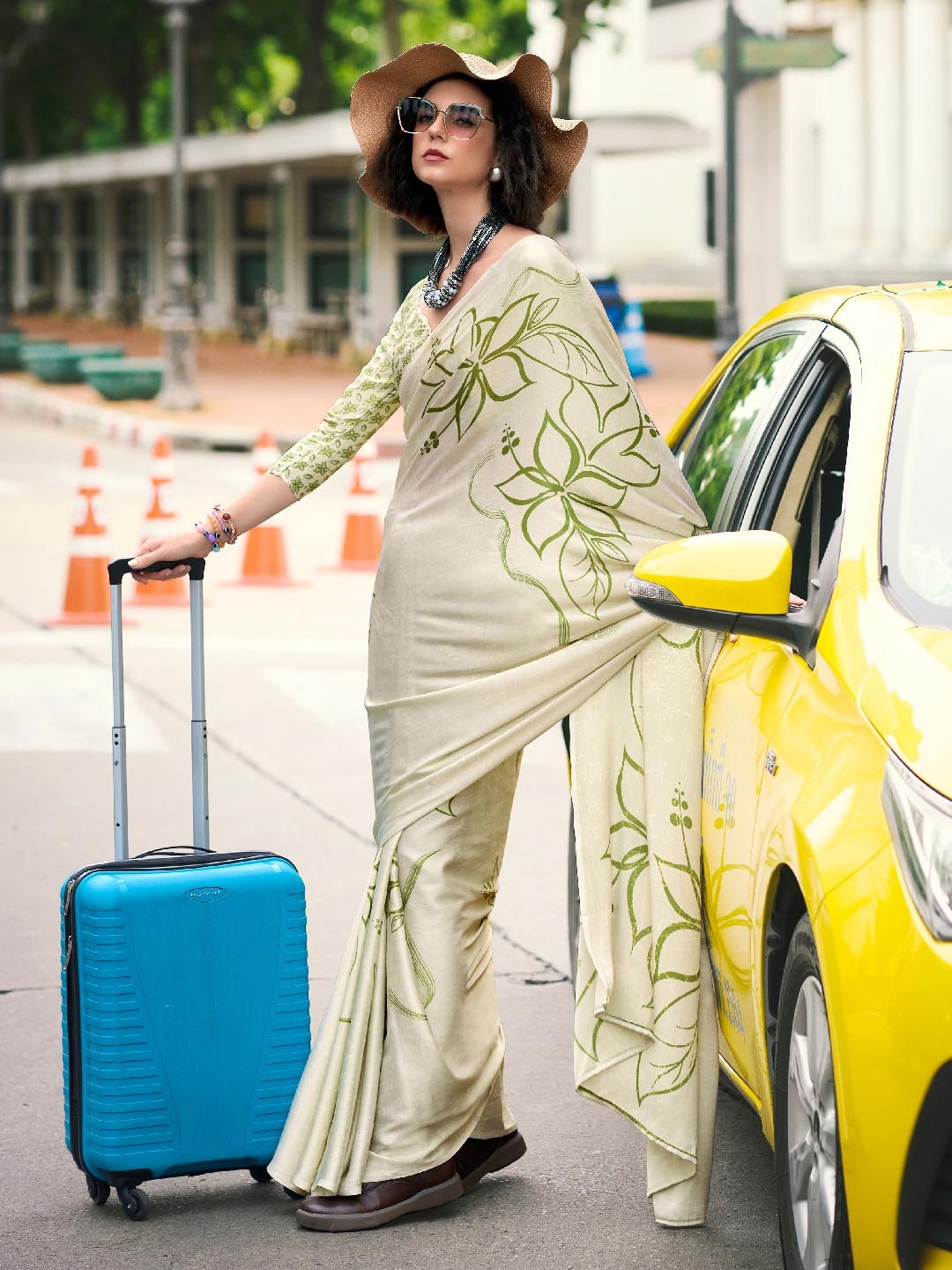 

Panzora Floral Printed Satin Saree, Cream