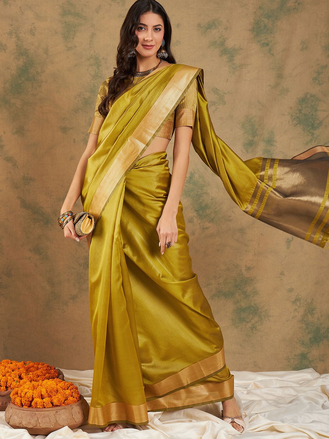 

DEVATITHI Woven Design Zari Saree, Lime green