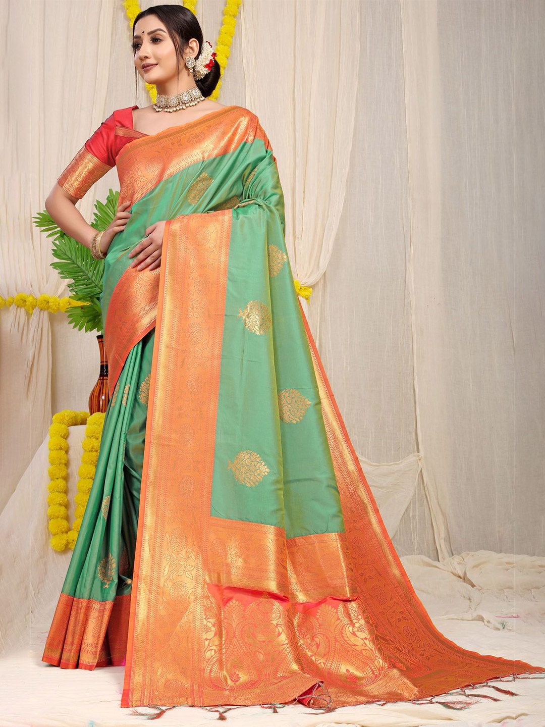 

amirat Woven Design Zari Pure Silk Banarasi Saree, Sea green