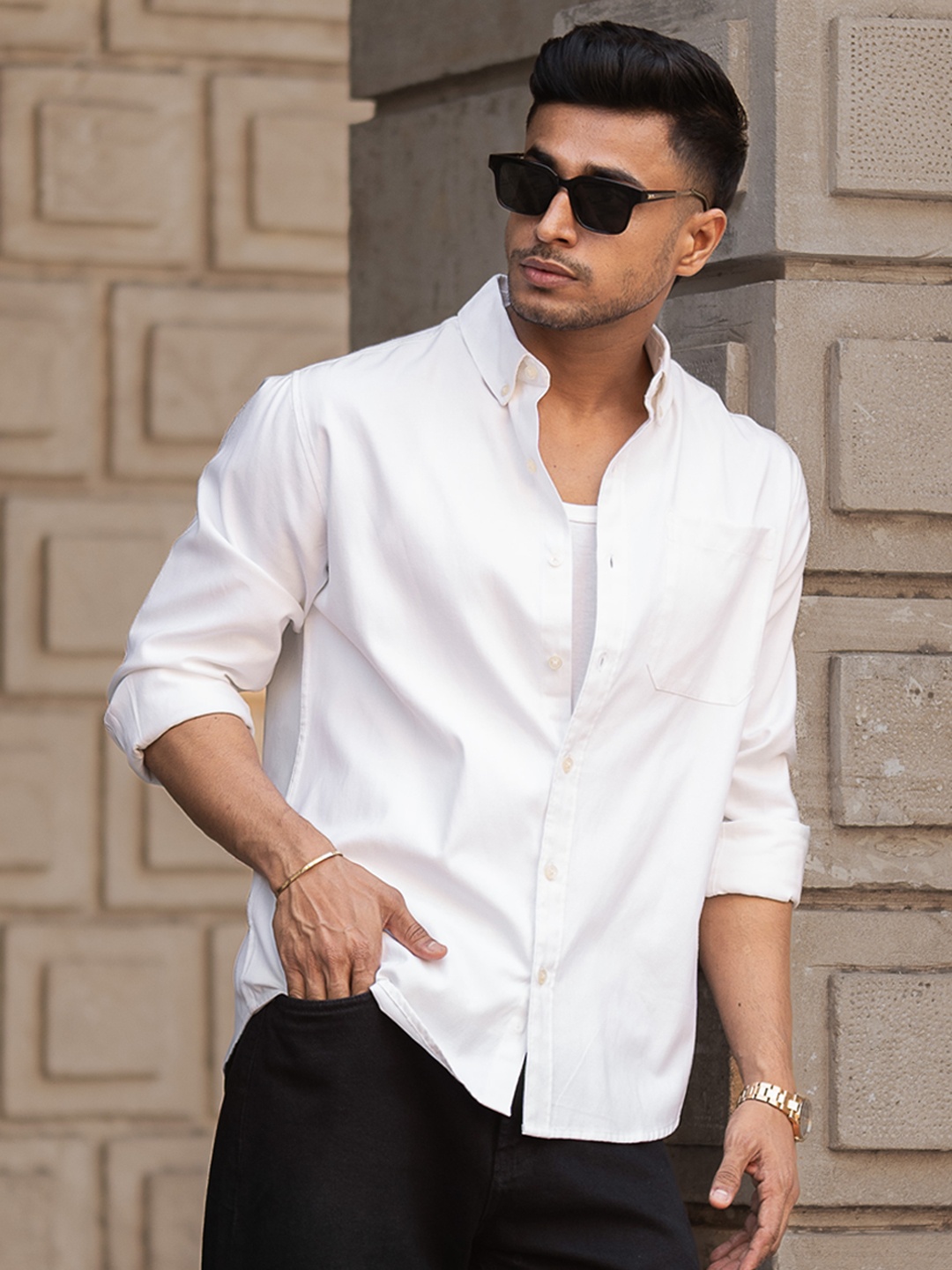 

Powerlook Men Spread Collar Solid Cotton Casual Shirt, White