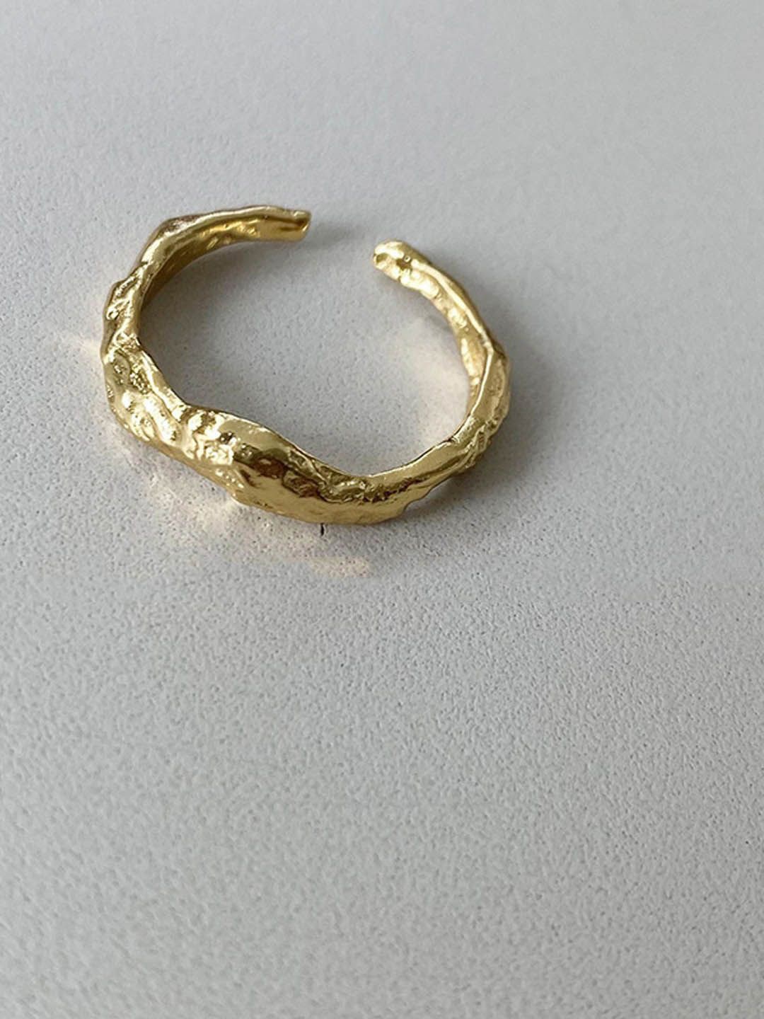 

StyleCast Gold-Toned Textured Adjustable Finger Ring