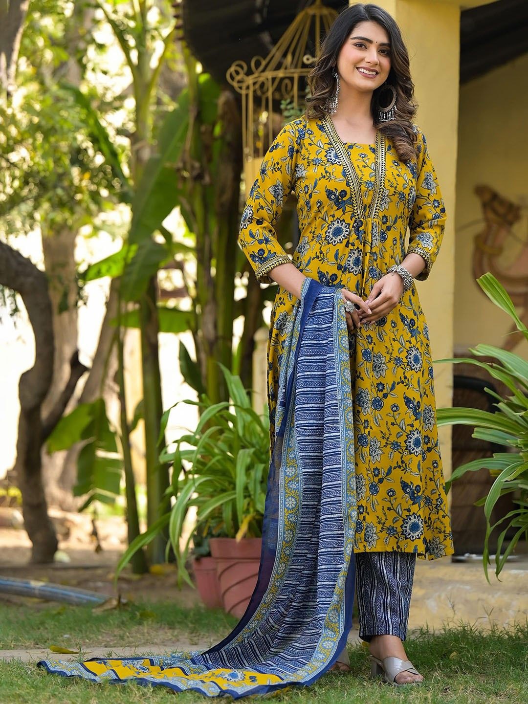 

Aika Floral Printed Sequence Square Neck Straight Kurta And Trousers With Dupatta, Yellow