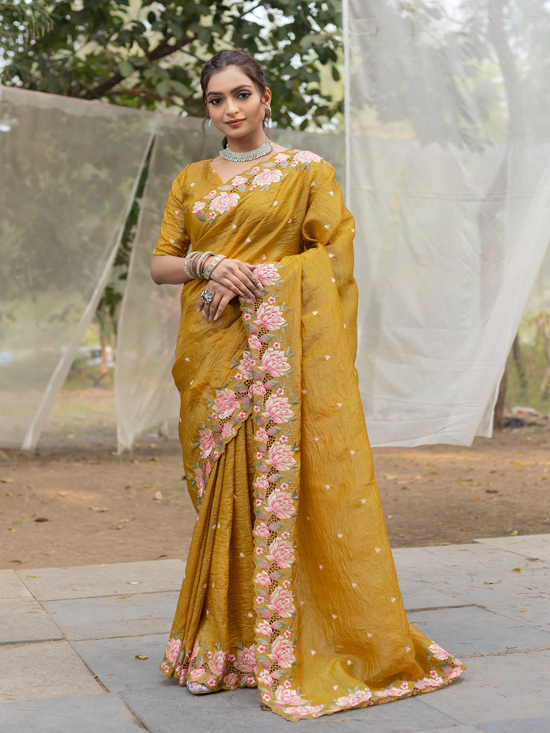 

TORONFRAS Floral Embroidered Kanjeevaram Saree, Mustard