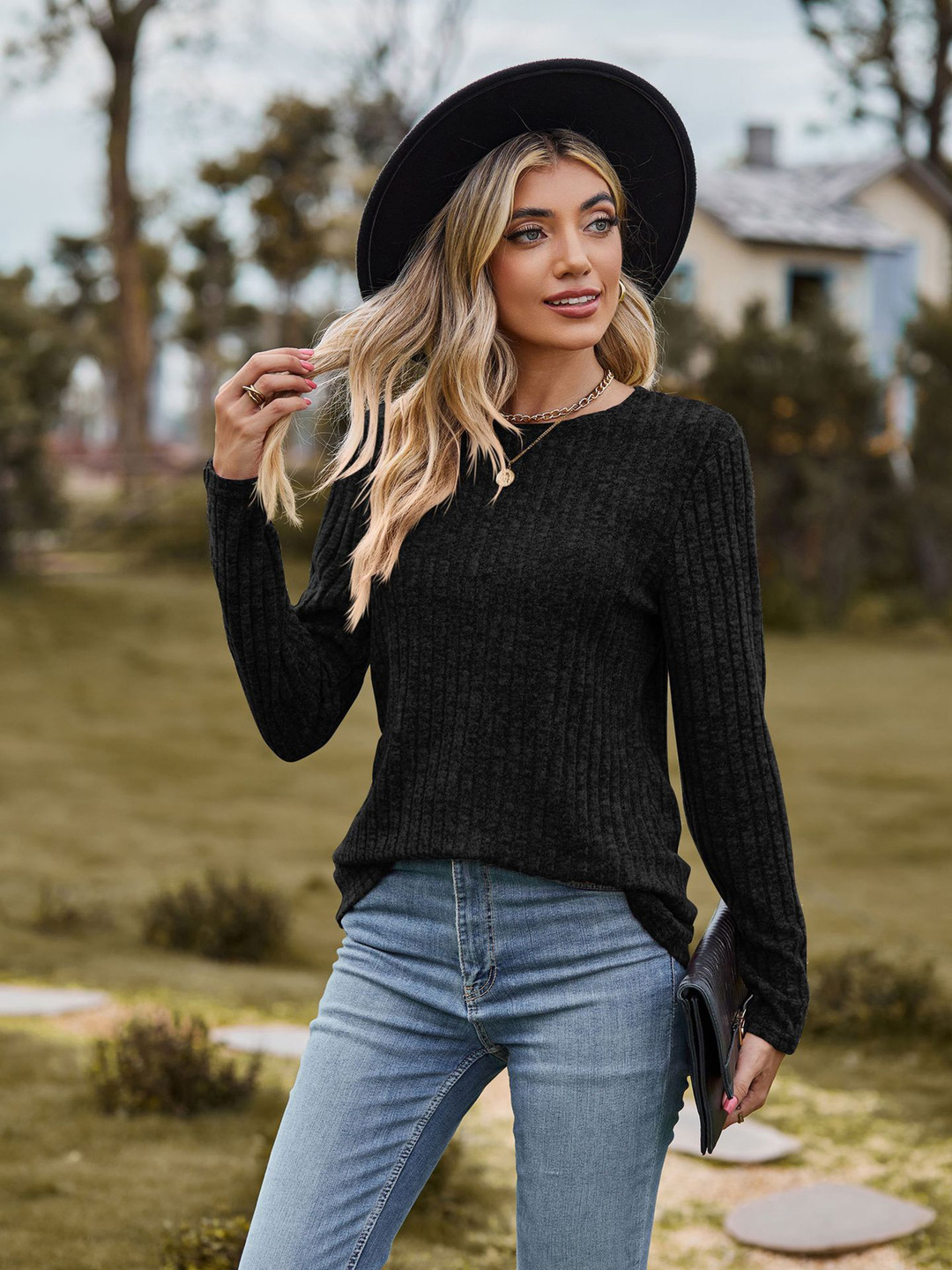 

StyleCast x Revolte Ribbed Round Neck Longline Top, Black