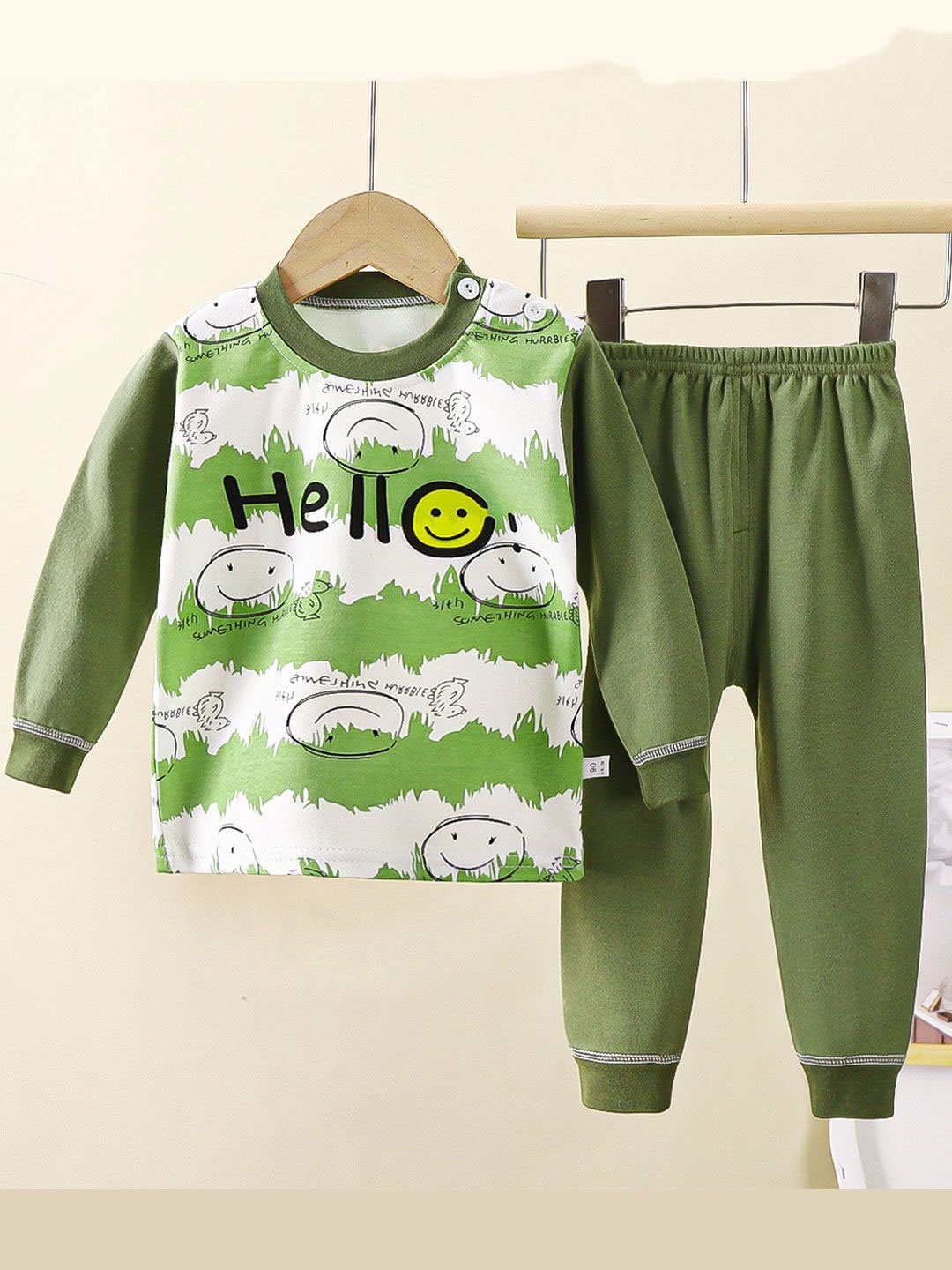 

Bold N Elegant Kids Printed Long Sleeves Pure Cotton T-Shirt With Jogger, Green