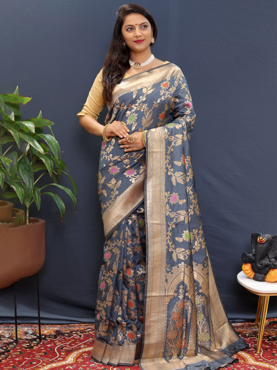 

amirat Gulab Ful Ethnic Motifs Woven Design Zari Pure Silk Banarasi Saree, Grey