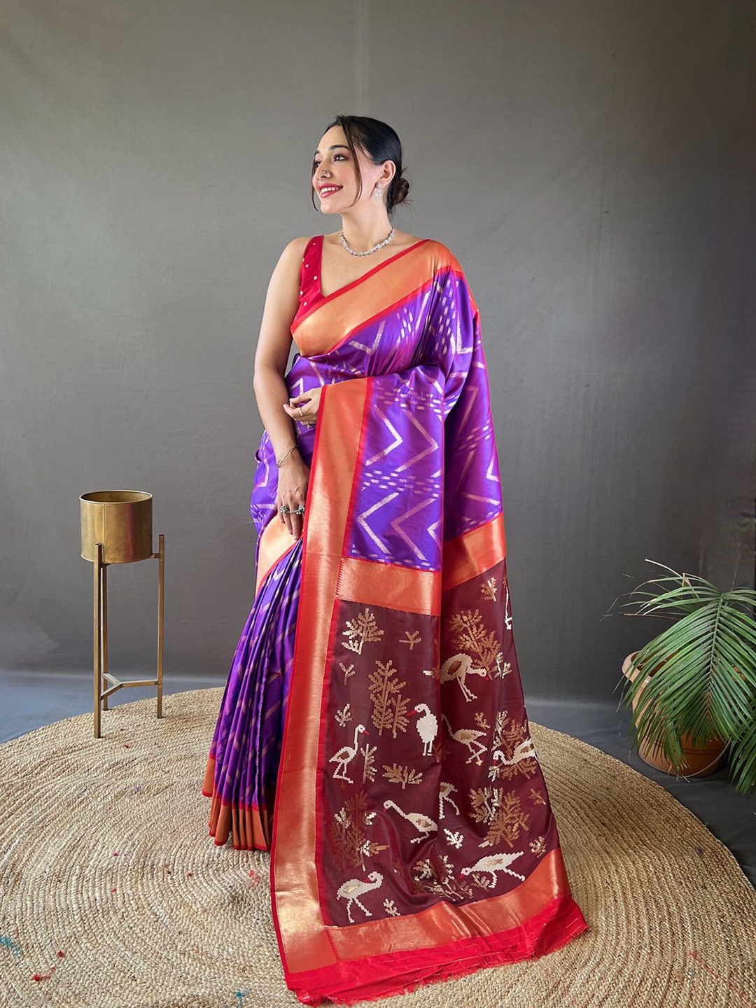 

TORONFRAS Ethnic Motifs Zari Art Silk Fusion Kanjeevaram Saree, Purple
