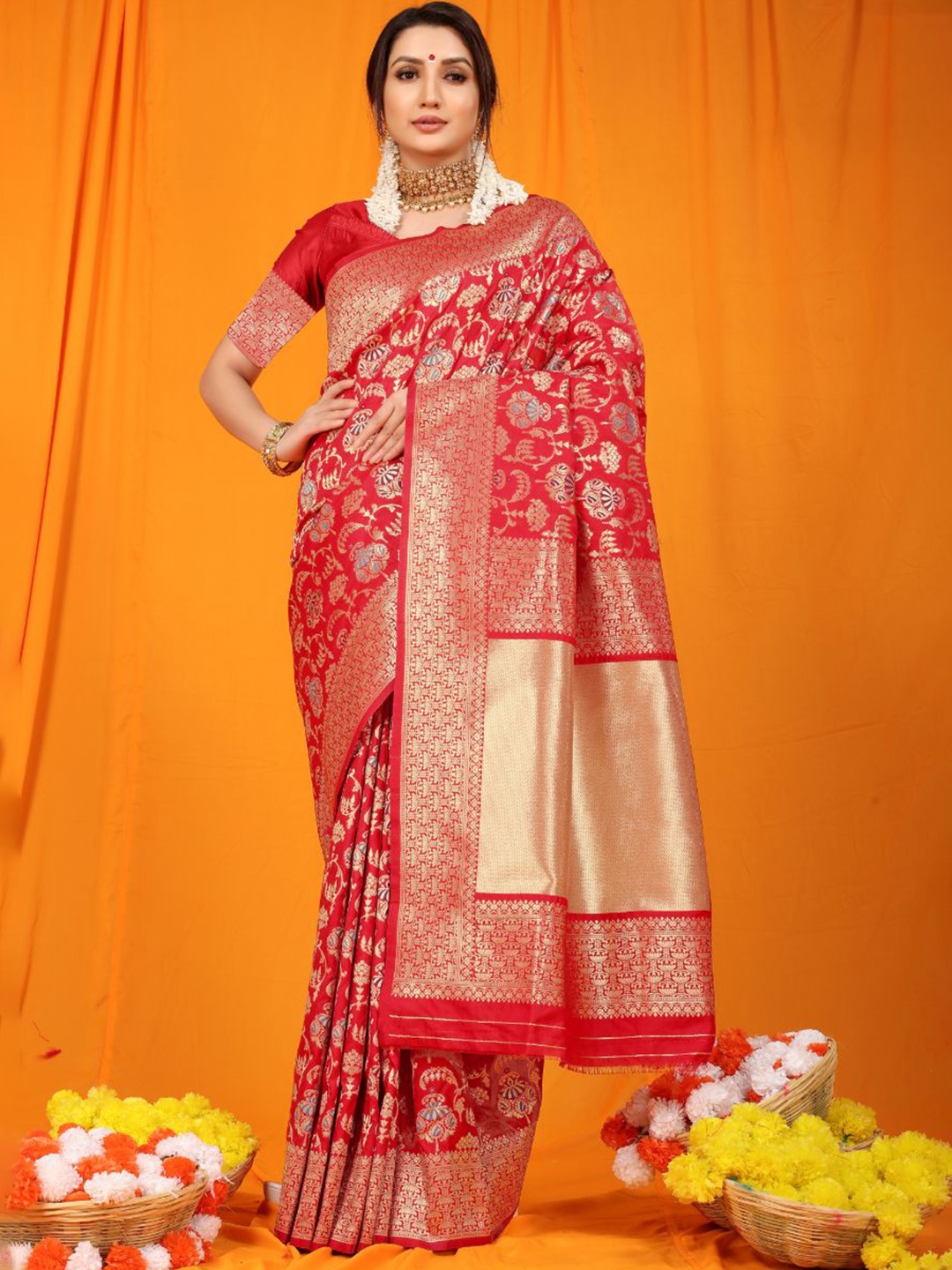 

amirat Woven Design Zari Pure Silk Banarasi Saree, Red