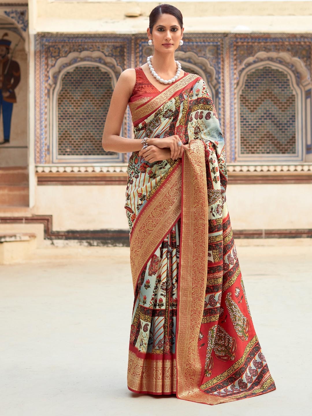 

Panzora Ethnic Motifs Printed Zari Saree, Red