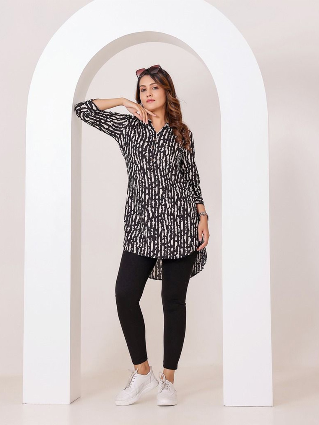 

Vivika Women Cotton Mandarin Collar Tunics, Black