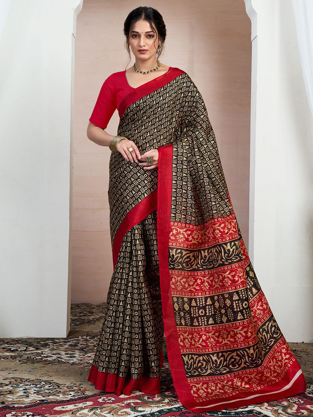 

KALINI Abstract Printed Saree With Blouse Piece, Black