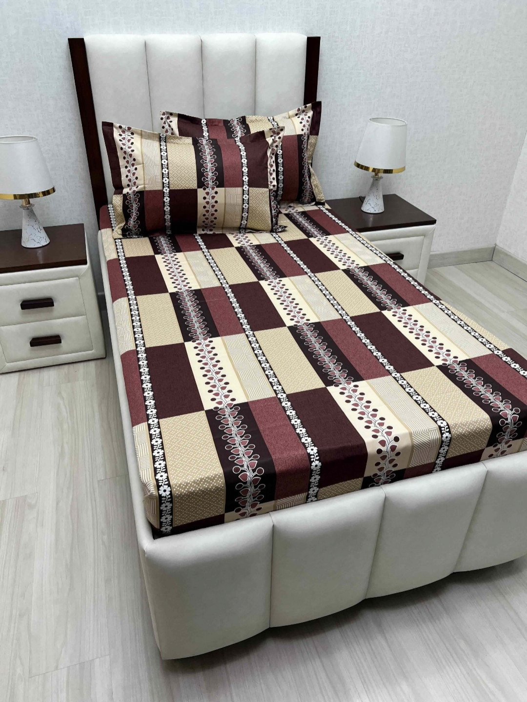 

Pure Decor Lounge Fur Maroon Printed 300TC Pure Cotton Single Bedsheet Set 1.73 m x 2.36 m