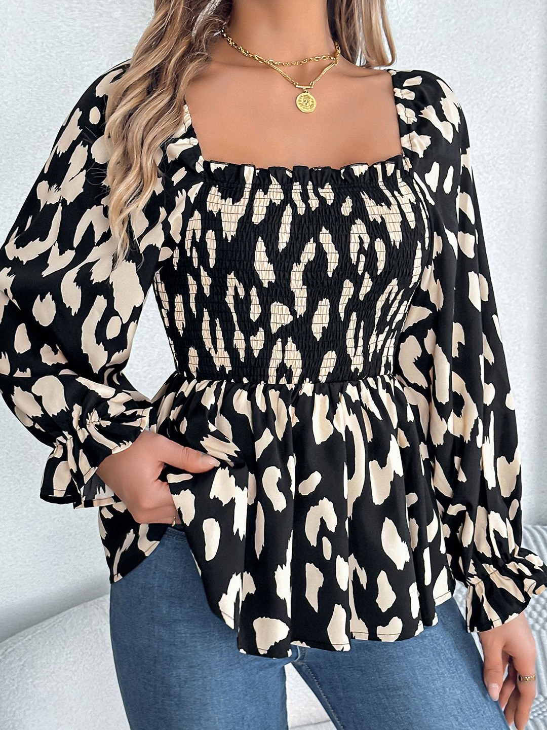 

StyleCast x Revolte Abstract Printed Square Neck Puff Sleeves Peplum Top, Black
