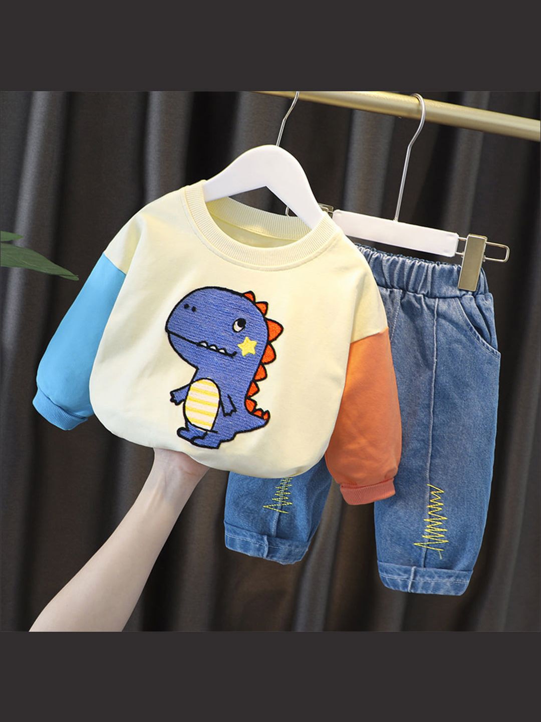 

Bold N Elegant Kids Printed Round Neck Sweatshirt With Trousers, Beige
