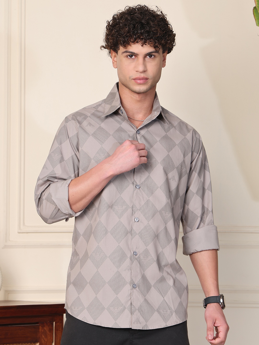 

Tanip Men Spread Collar Geometric Printed Cotton Casual Shirt, Beige