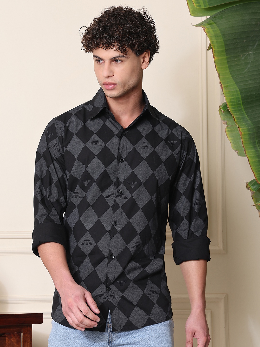 

Tanip Men Spread Collar Geometric Printed Cotton Casual Shirt, Black