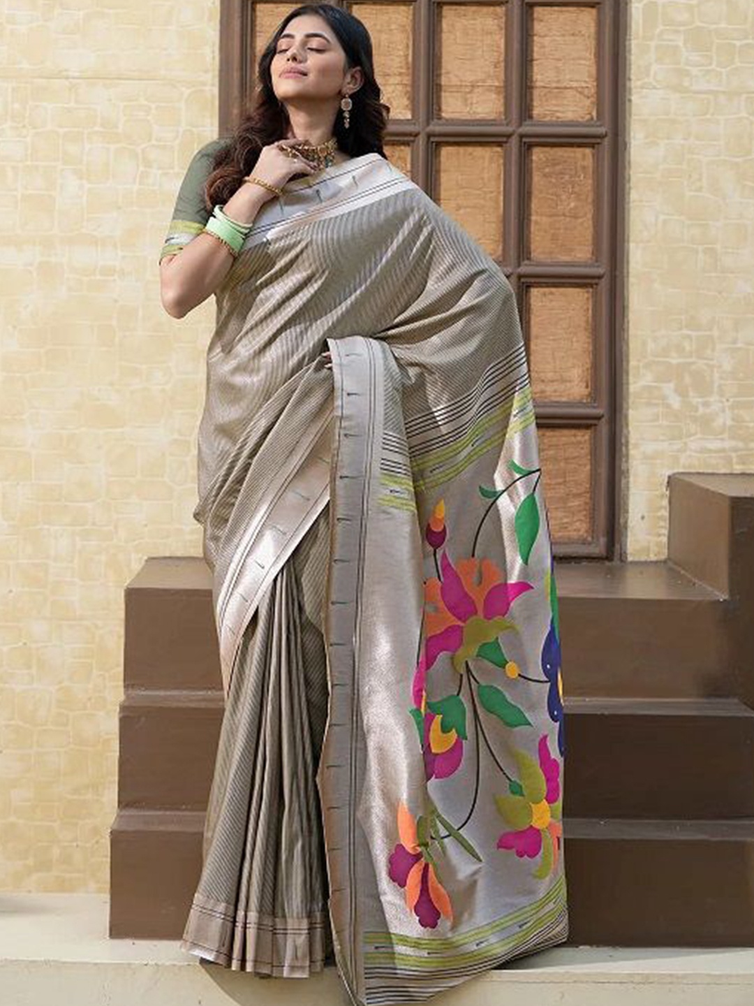 

saretramall Woven Design Zari Paithani Saree, Grey