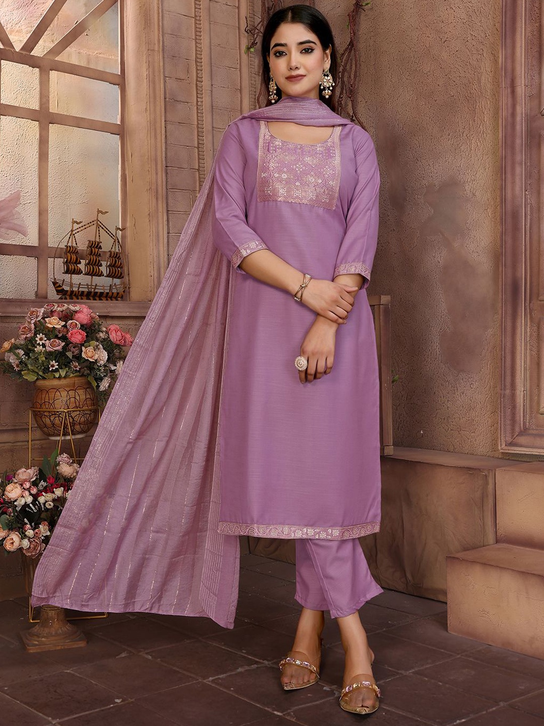 

DIVASTRI Ethnic Motifs Printed Round Neck Straight Kurta With Trousers & Dupatta, Purple