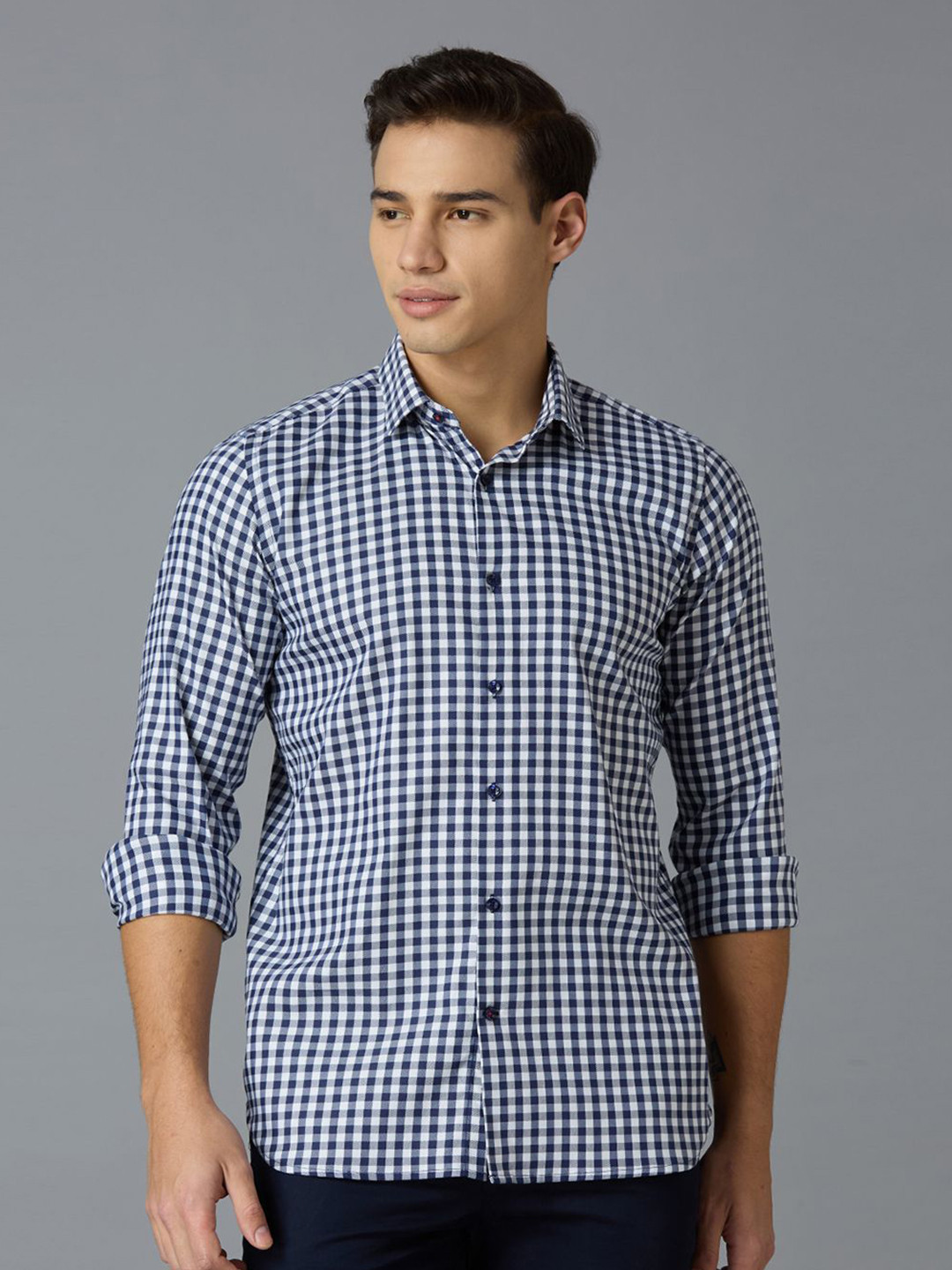 

Reid & Taylor Men Slim Fit Gingham Checks Opaque Checked Casual Shirt, Navy blue