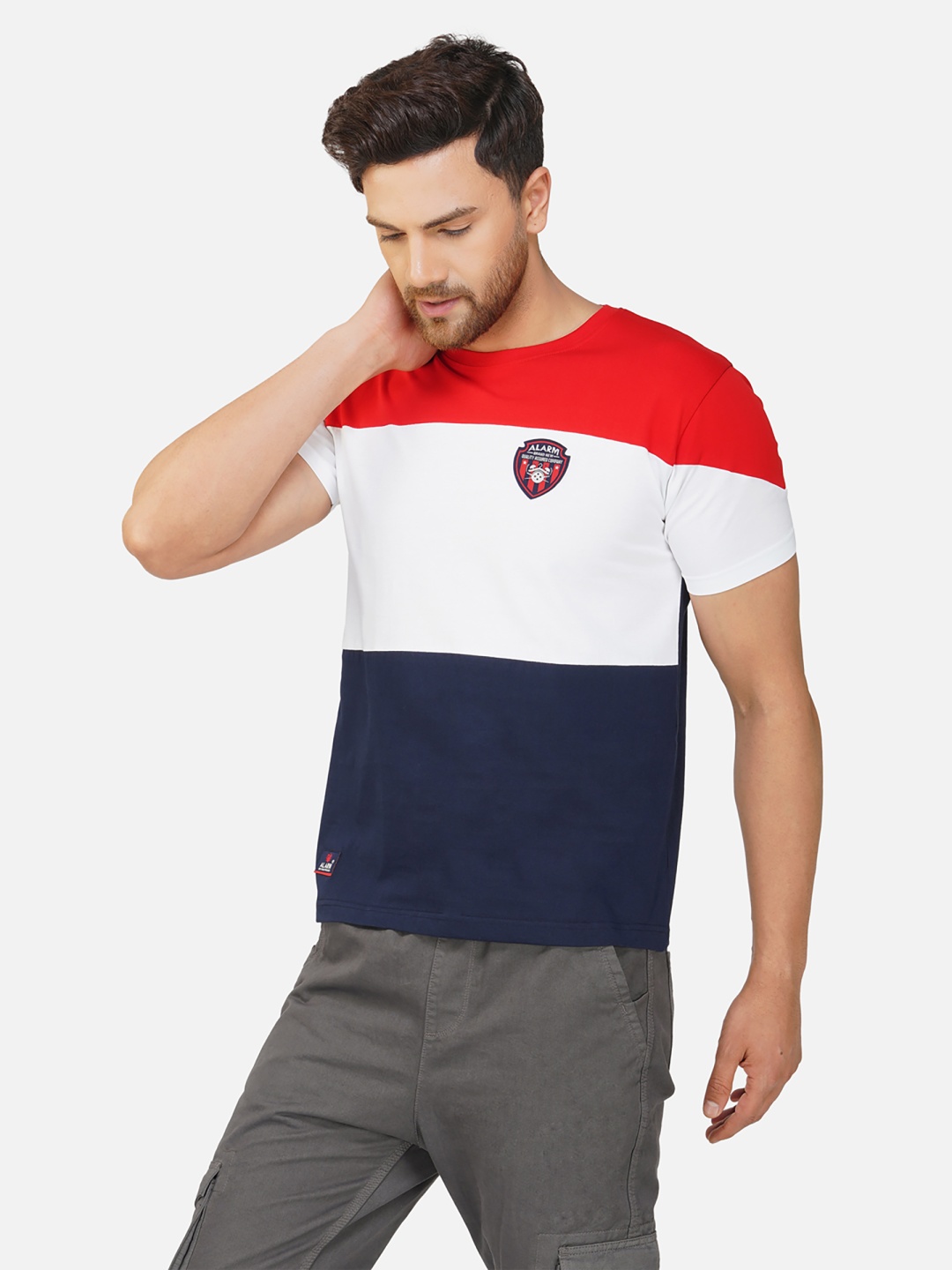 

ALARM Men Colourblocked Round Neck Cotton T-shirt, Navy blue