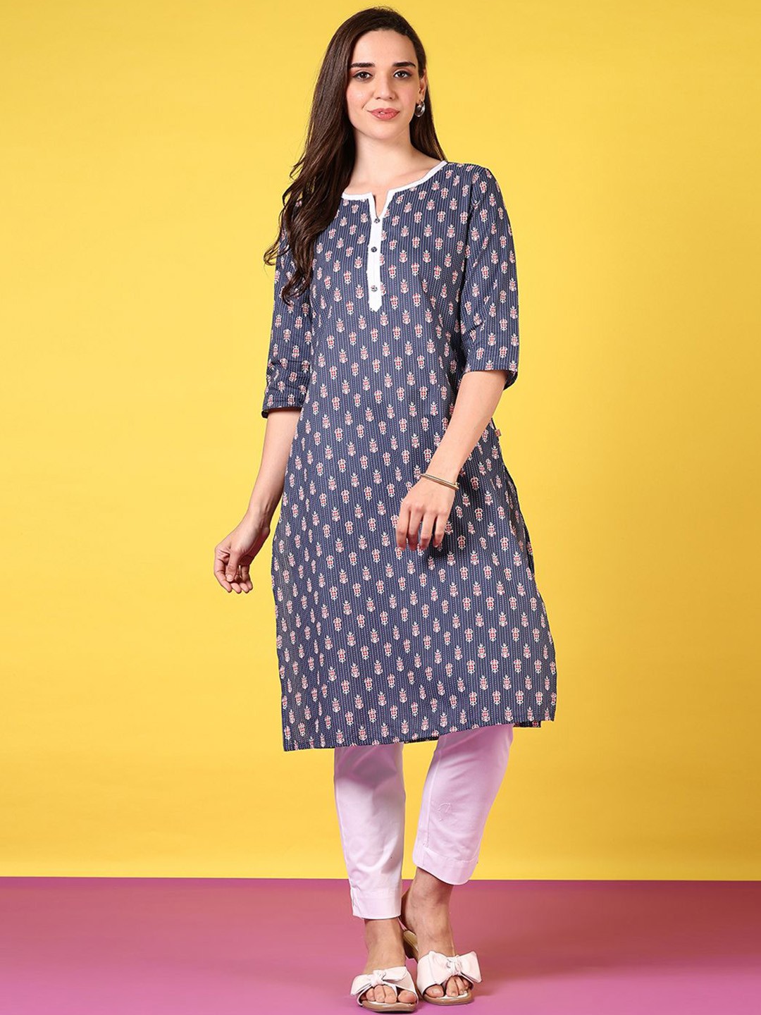 

V-Mart Abstract Printed Notch Neck Cotton Straight Kurta, Navy blue