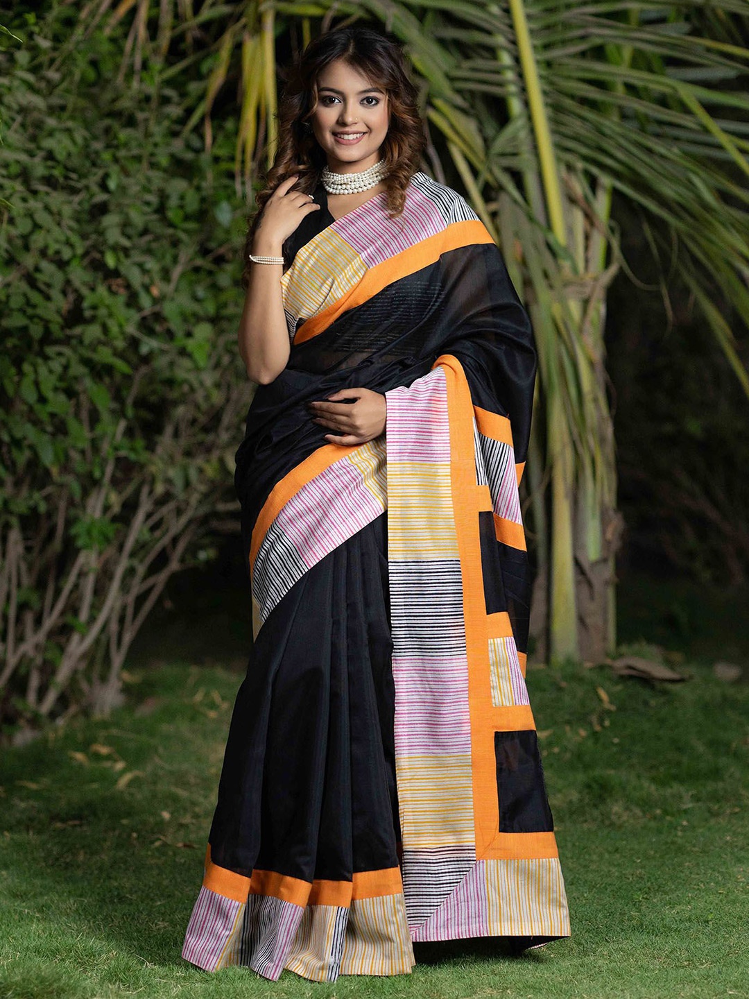 

Prasam Women Striped Block Printed Saree, Black