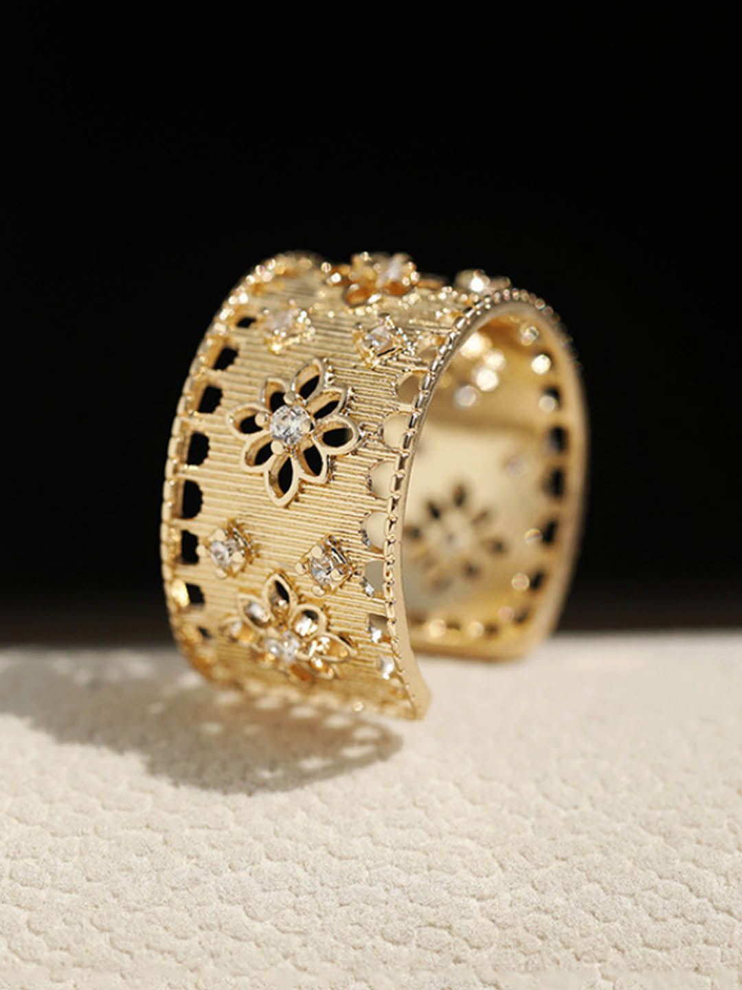 

StyleCast Elegant Gold-Plated Artificial Stones Studded Circular Shaped Finger Ring