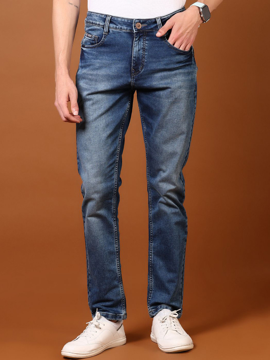 

V-Mart Men Light Fade Jeans, Blue
