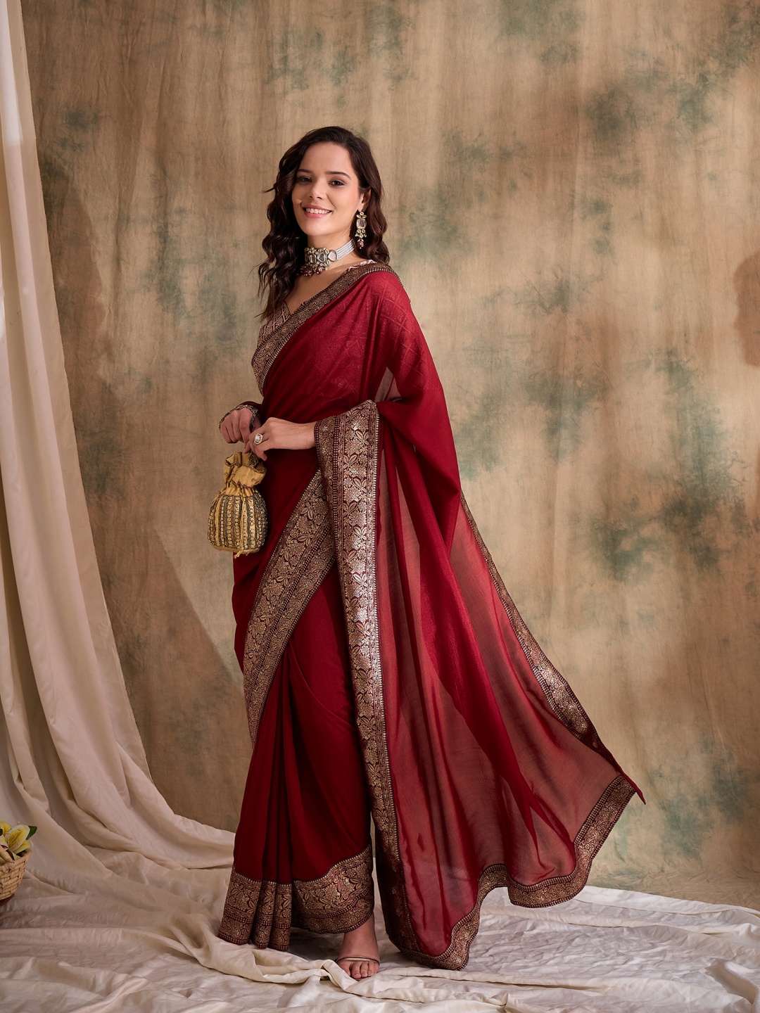 

DEVATITHI Maroon Vichitra Saree